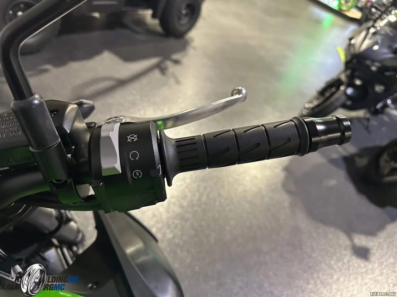 Billede 9 - Kawasaki Z 900 Candy Lime Green / Metallic Carbon Gray