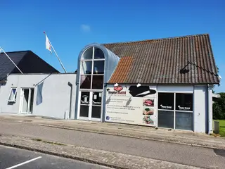 Butikslejemål til slagter, frisør, kiosk m.m. - i alt 432 kvm