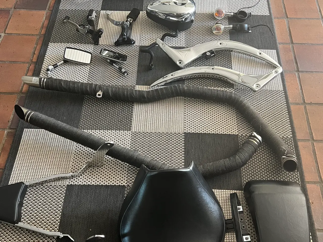 Billede 1 - Næsten nye reservedele til Suzuki Intruder M800 20