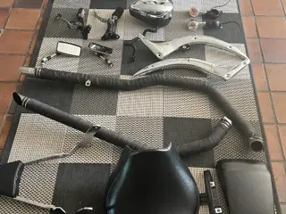Næsten nye reservedele til Suzuki Intruder M800 20