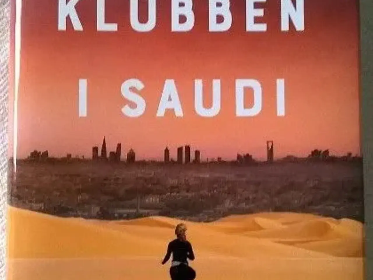 Billede 1 - Bog: Løbeklubben i Saudi (GIV ET PRISBUD)