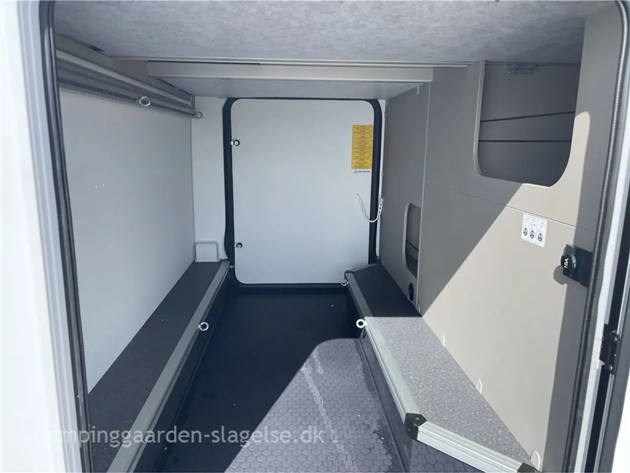 Billede 3 - 2027 - Adria Compact SL Select   Adria Compact SL Select – stor luksus i kompakt format