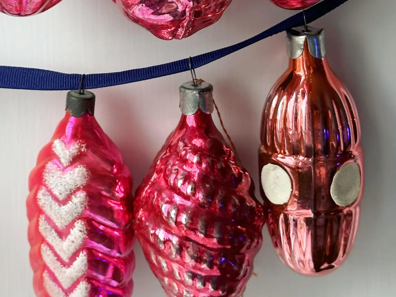 Billede 4 - Vintage julekugler, store pink ornamenter, 6 stk samlet