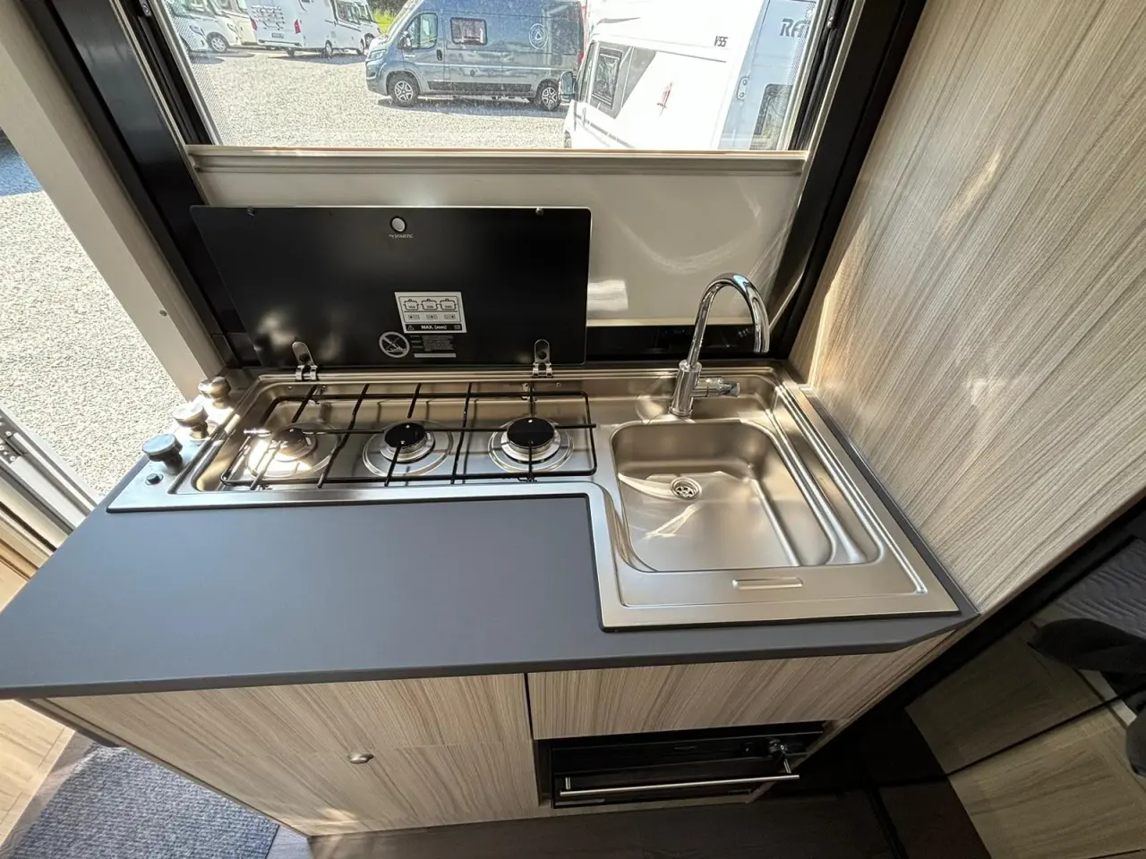 Billede 11 - A70DK Familie Alkove Autocamper | 6 Sæder & Sovepl