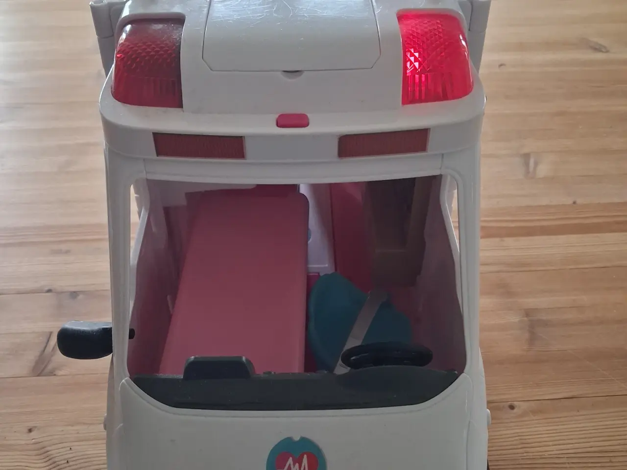 Billede 2 - Barbie ambulance