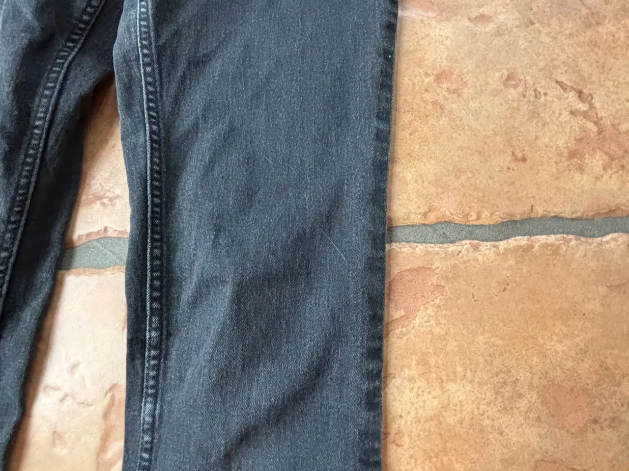 Billede 3 - Grå / sort legging fra H&M i str. 140