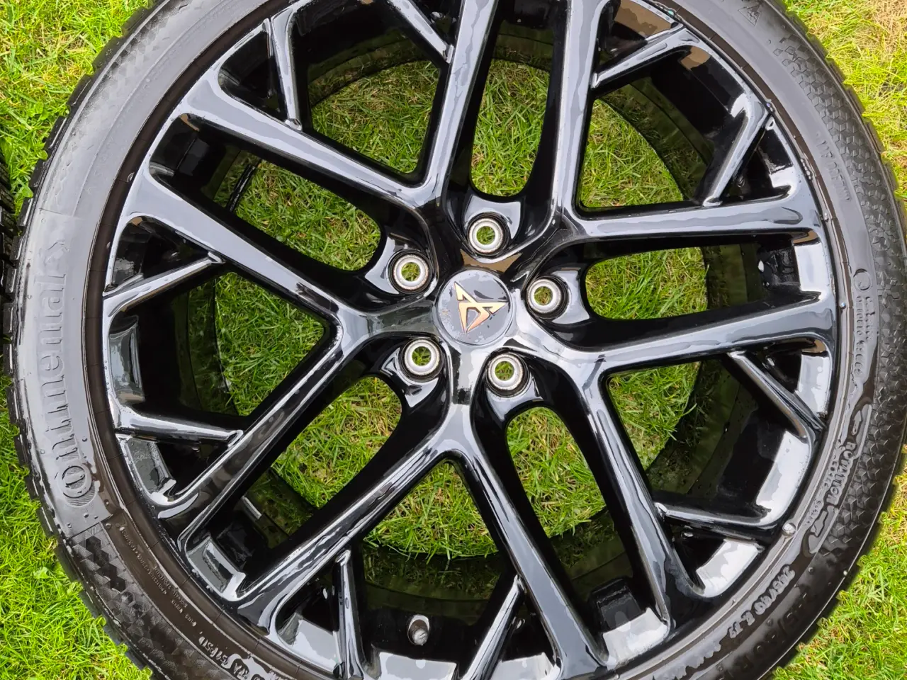 Billede 1 - Cupra Formentor R19 vinterdæk