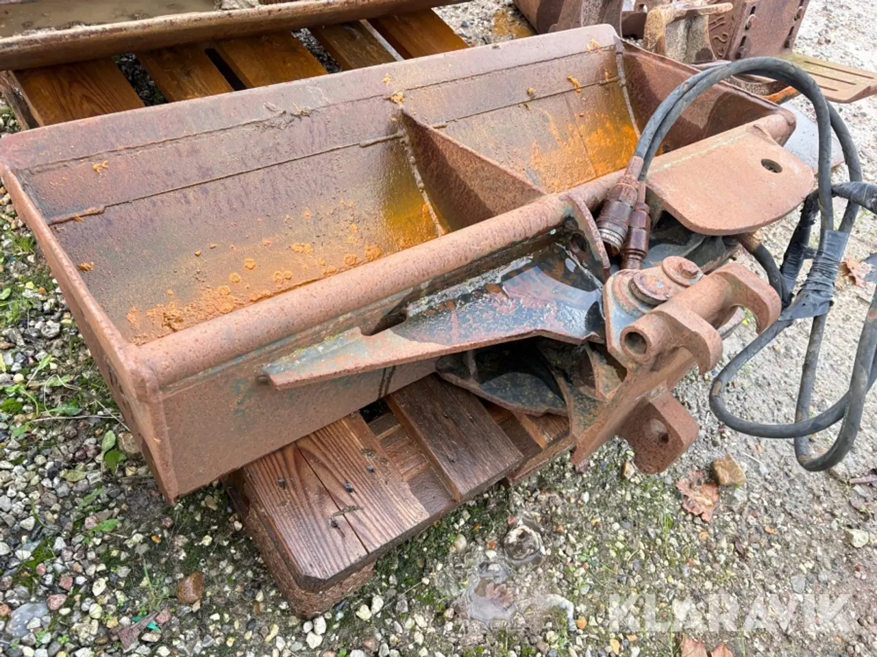 Billede 9 - Hydraulisk kipskovl 2 styk med 4 skovle