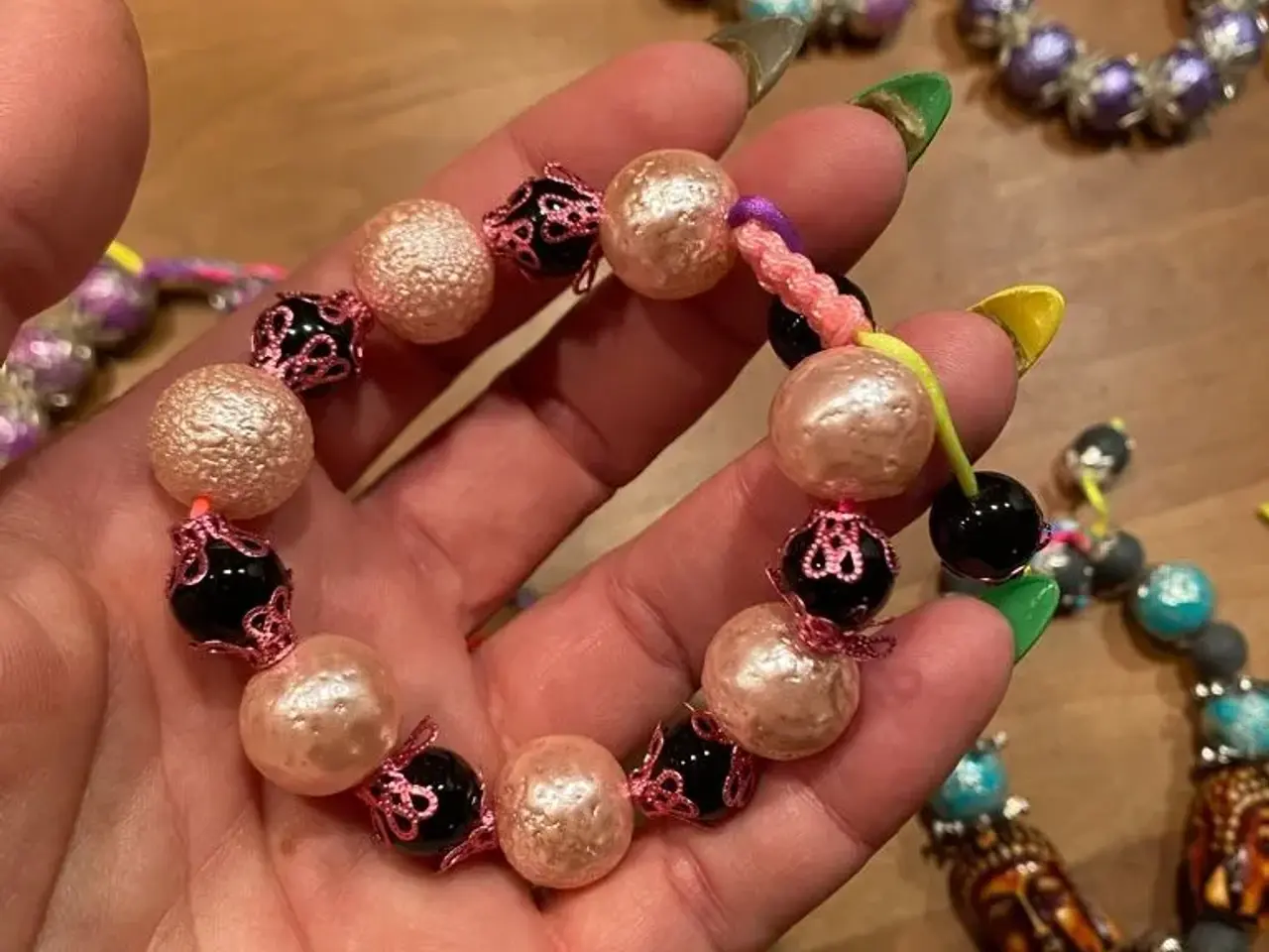 Billede 8 - Nye knyttede armbånd