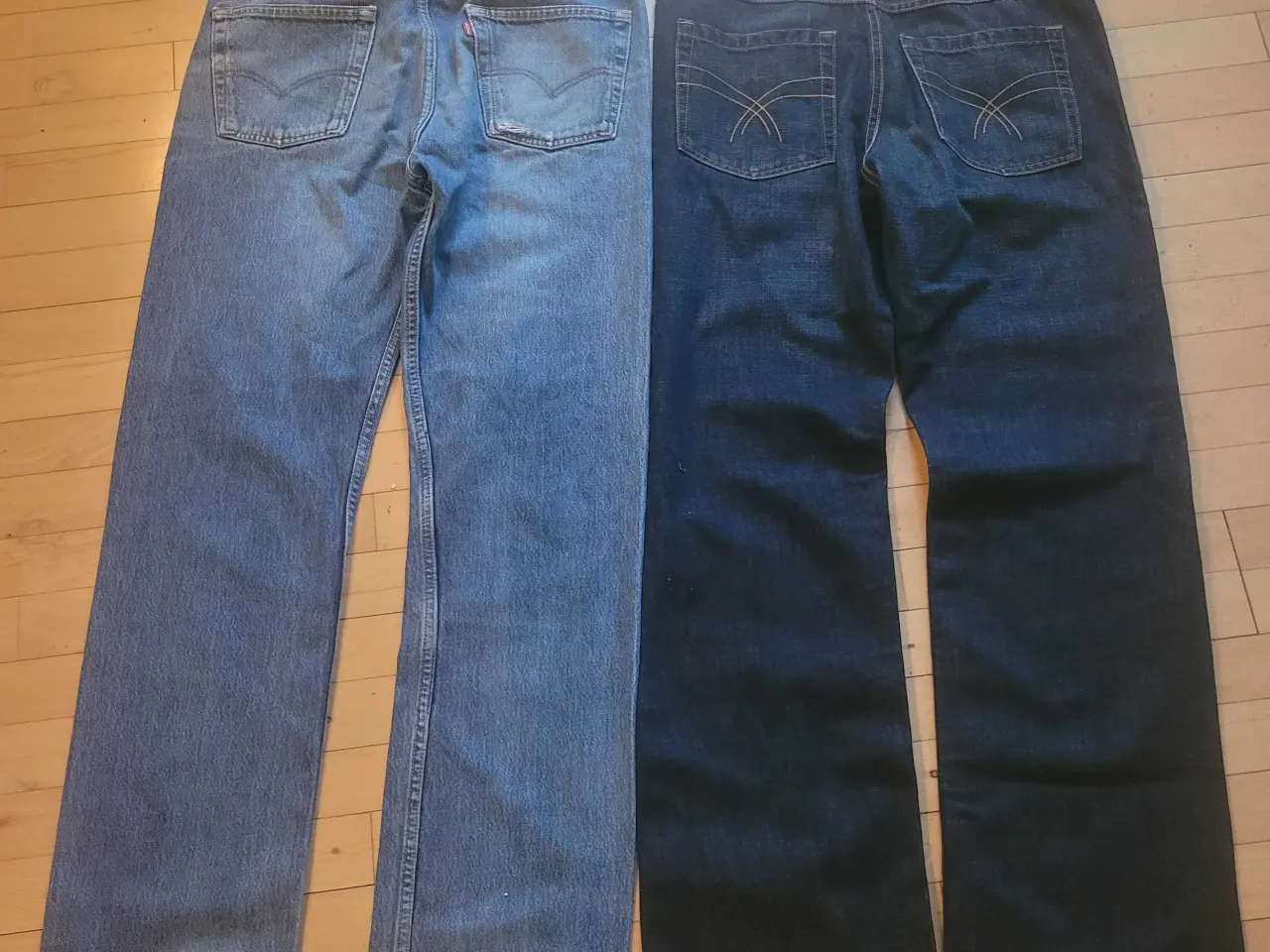 Billede 2 - Levis + Marcus 285kr. med fragt