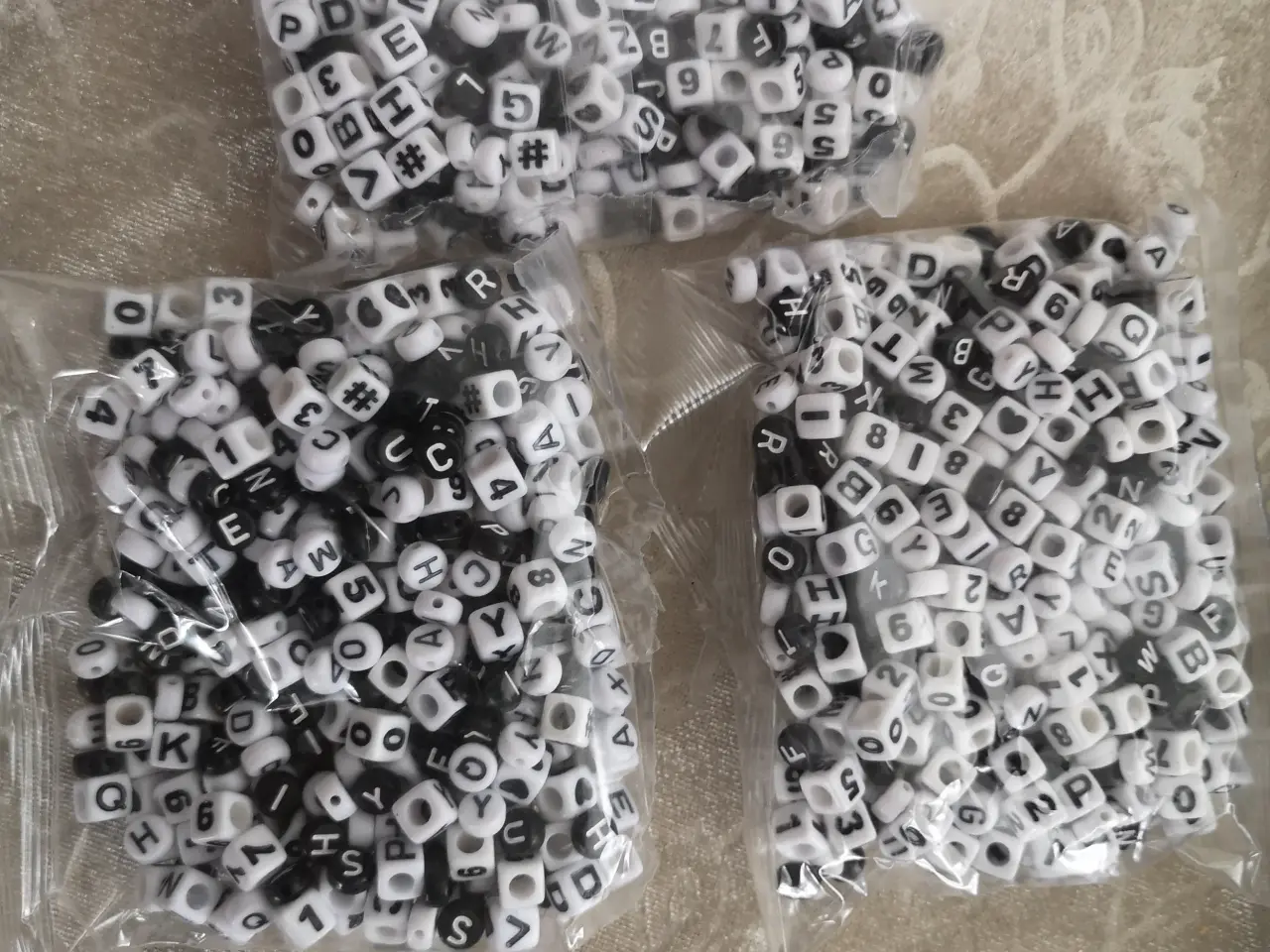 Billede 2 - 1500 Perler (Bogstaver og Tal)