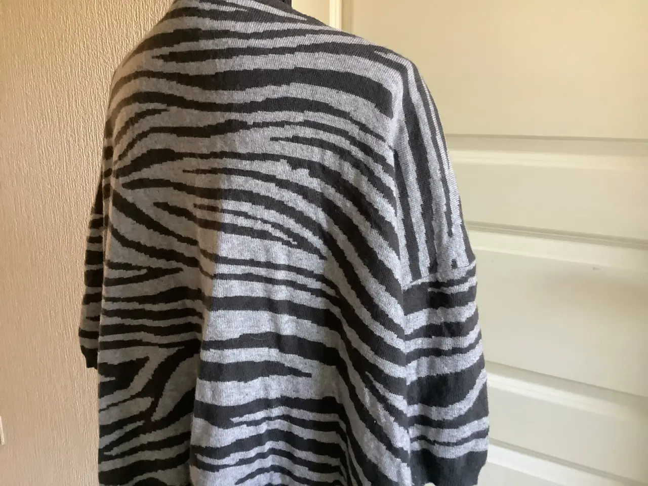 Billede 3 - Helt ny Soaked in Luxury løsthængende cardigan L
