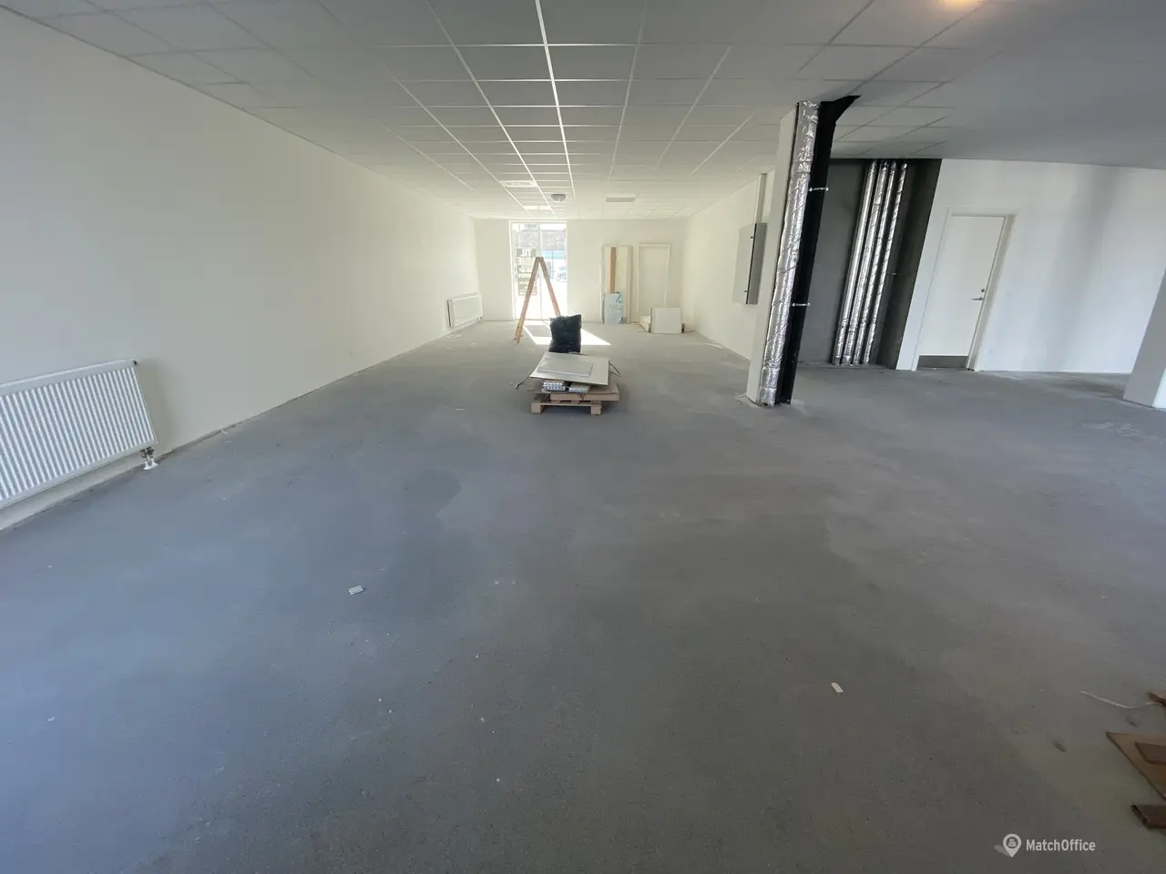 Billede 13 - Butiks- og kontorlokaler med stor facade i Viborg