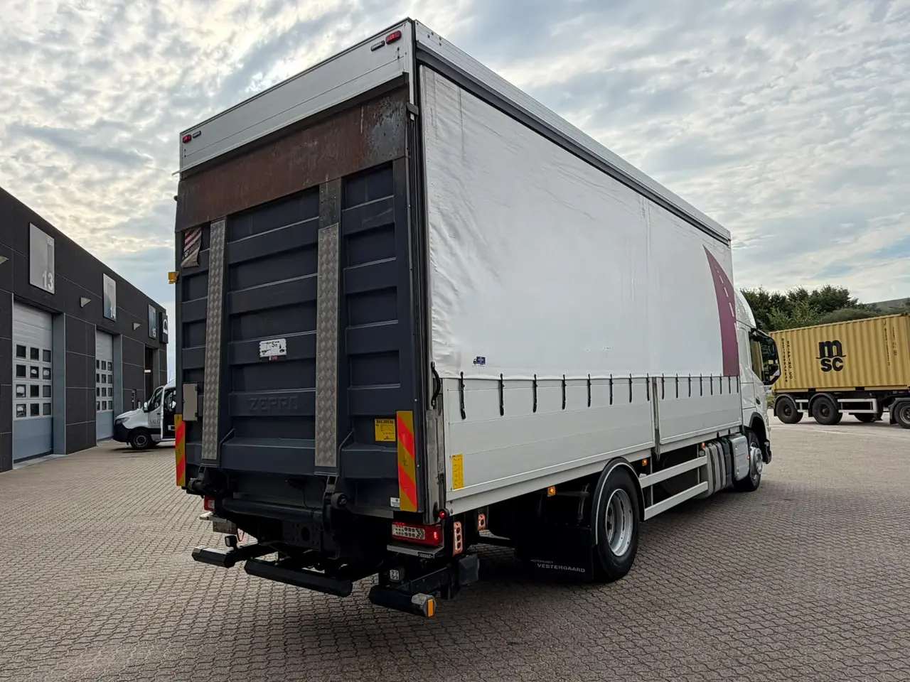 Billede 4 - Volvo FM330 4X2, Presenning