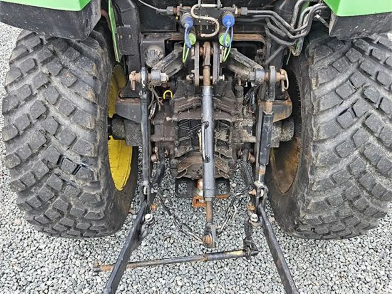 Billede 10 - John Deere 2036 R - Amazone E+S 300 saltstrøer / road salt spreader