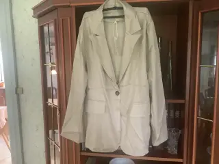 Kjole str.L og blazer str.xl nyt 200kr/stk
