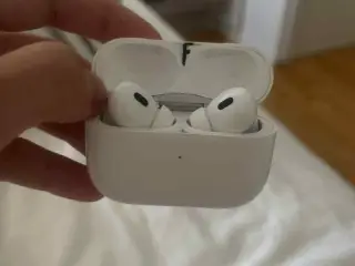 Næsten helt nye AirPods 2 Pro - brugt 10 gange