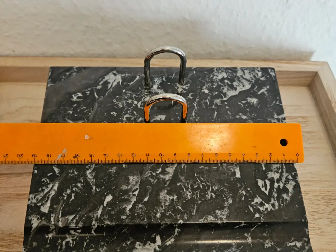 Billede 3 - Marmor holder til kalender 