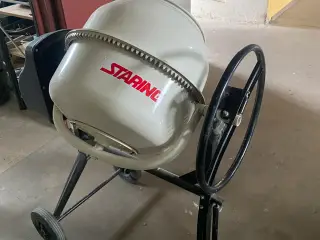 Staring 140 L. tromleblander