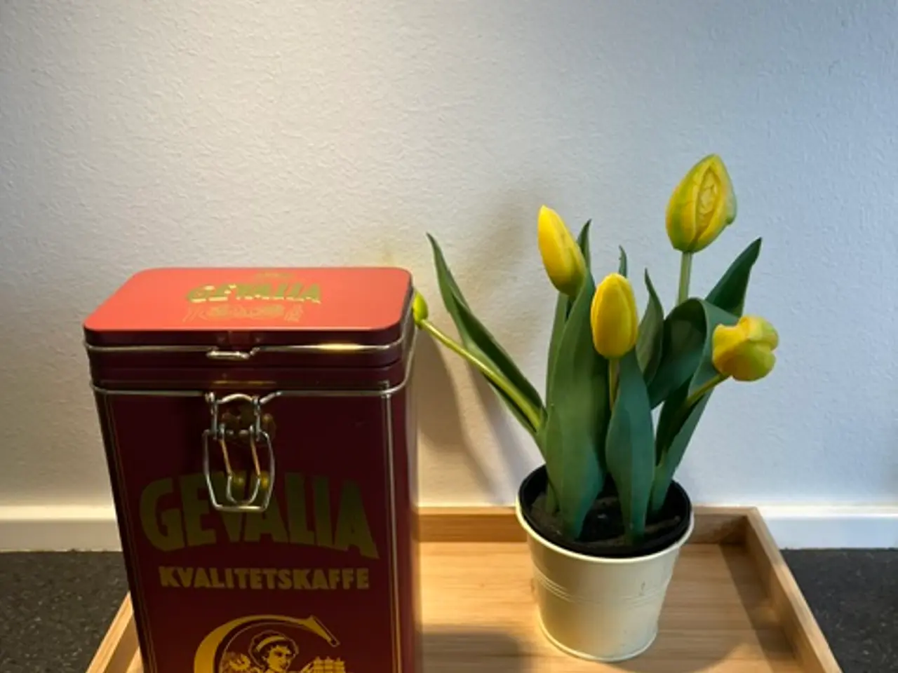 Billede 1 - Flot retro Gevalia kaffedåse med patentlukning