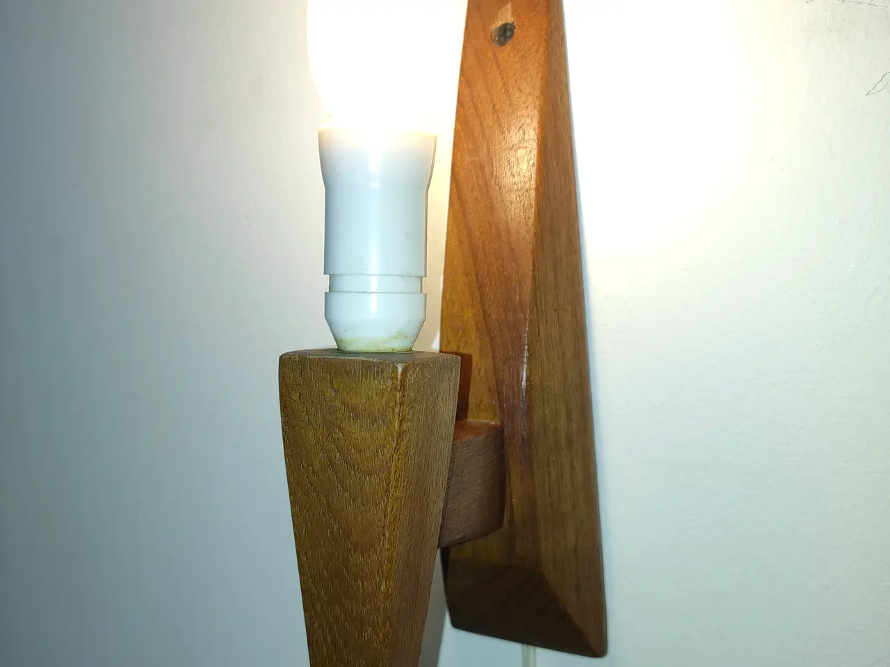 Billede 4 - Fin retro teak væglampe