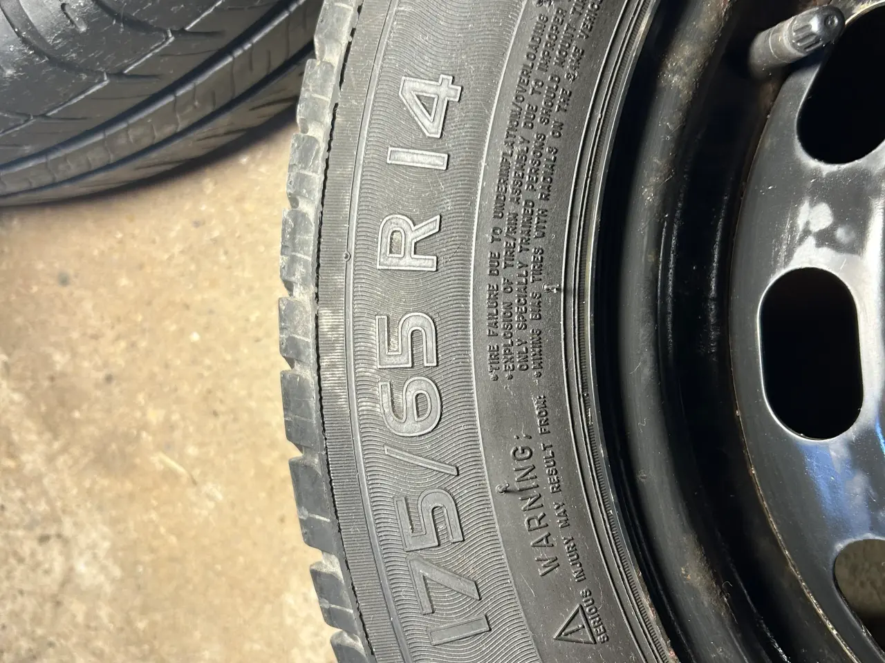 Billede 3 - 4 Michelin Energy Saver dæk med fælge 175/65 R14