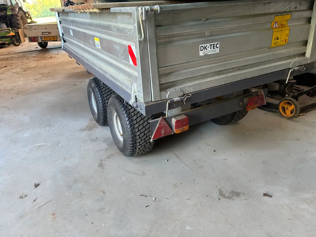 Billede 2 - Trailer/tipvogn, 2 ton - til mindre traktor