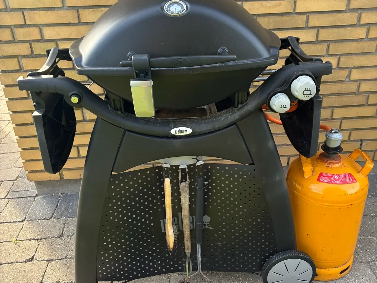 Billede 1 - Weber gasgrill 3200 m/gasflaske