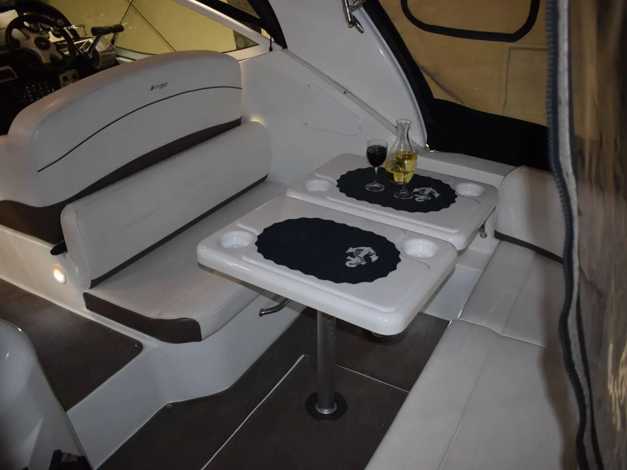 Billede 6 - Cruiser Yachts 300 Express - Twin Volvo Penta D3/Udstyr - DIESEL