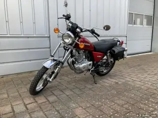Suzuki GN 250