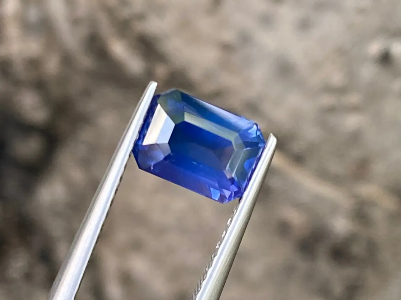 Billede 3 - løs mørkeblå safir 2 carat