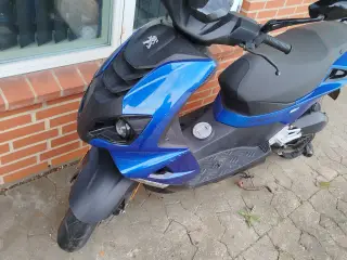 Peugeot speedfight 4