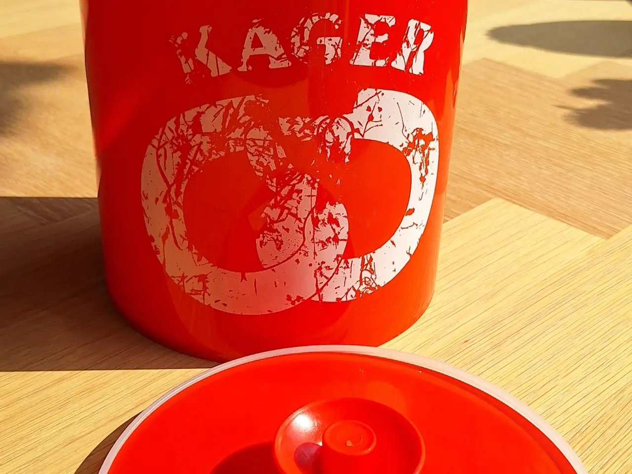 Billede 5 - Rød kagebøtte