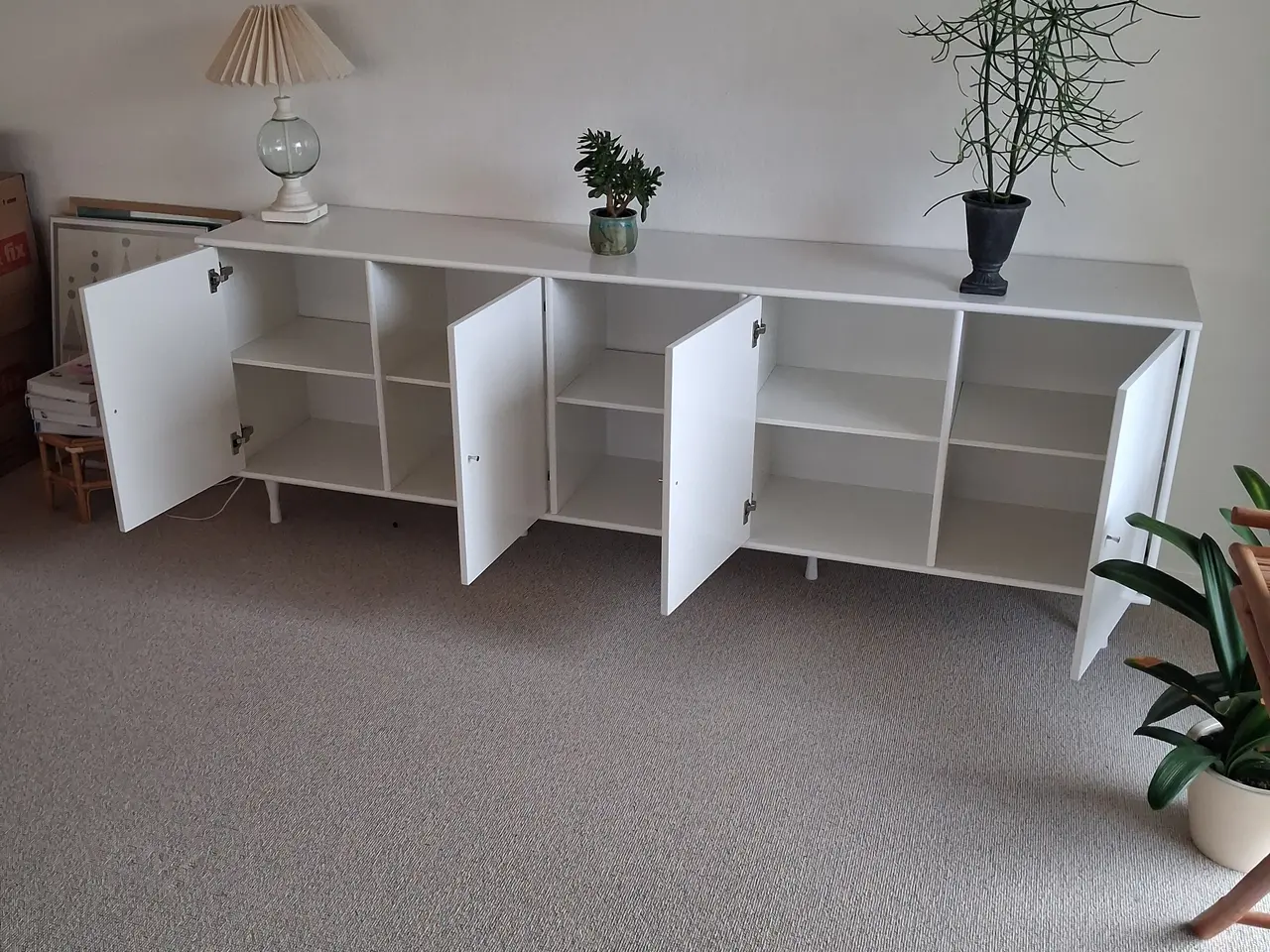Billede 2 - Flot & velholdt hvid Mistral skænk – 220 cm