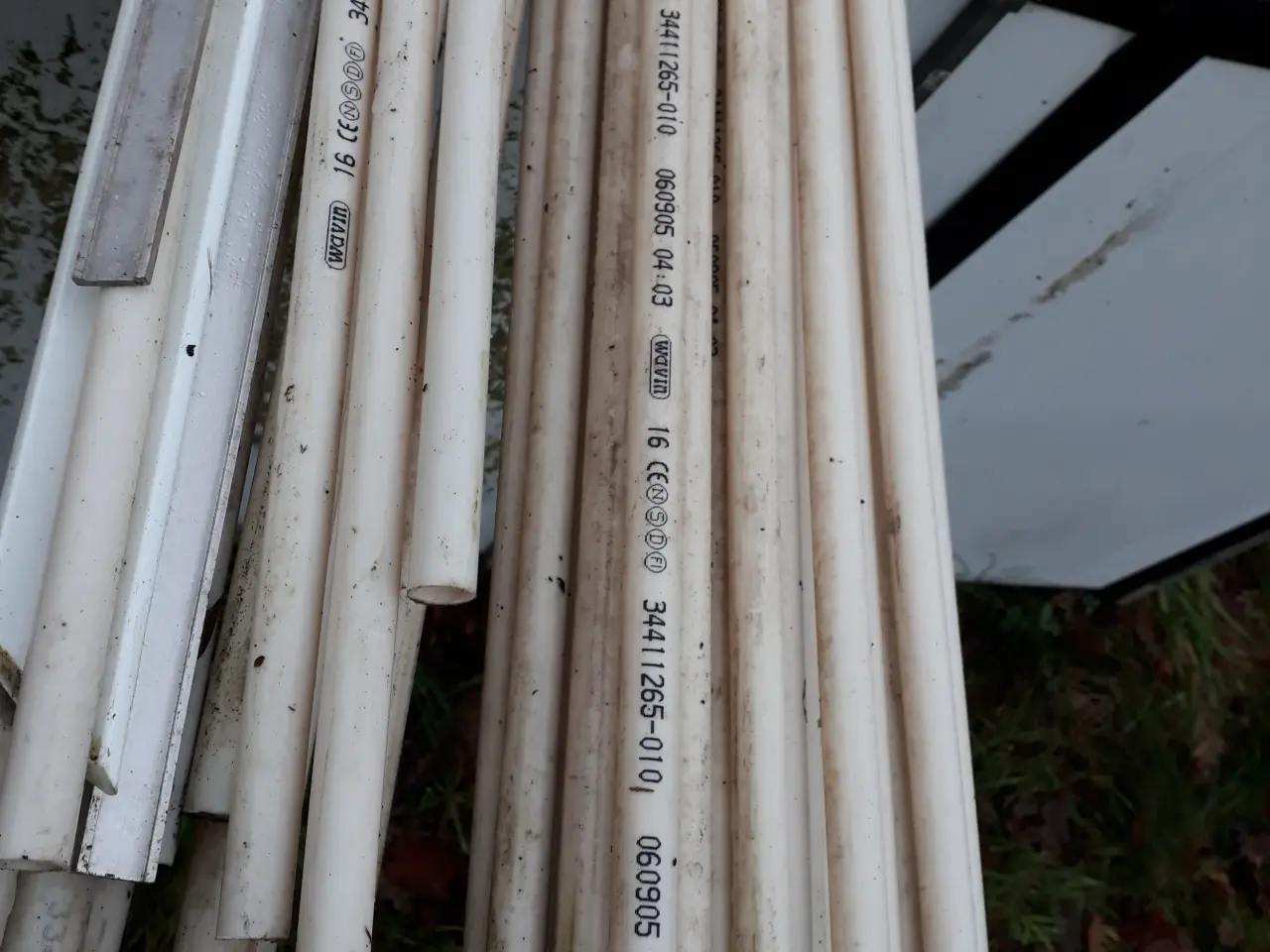 Billede 1 - Rør til Kabler og ledninger. Pris Inkl. Moms. 