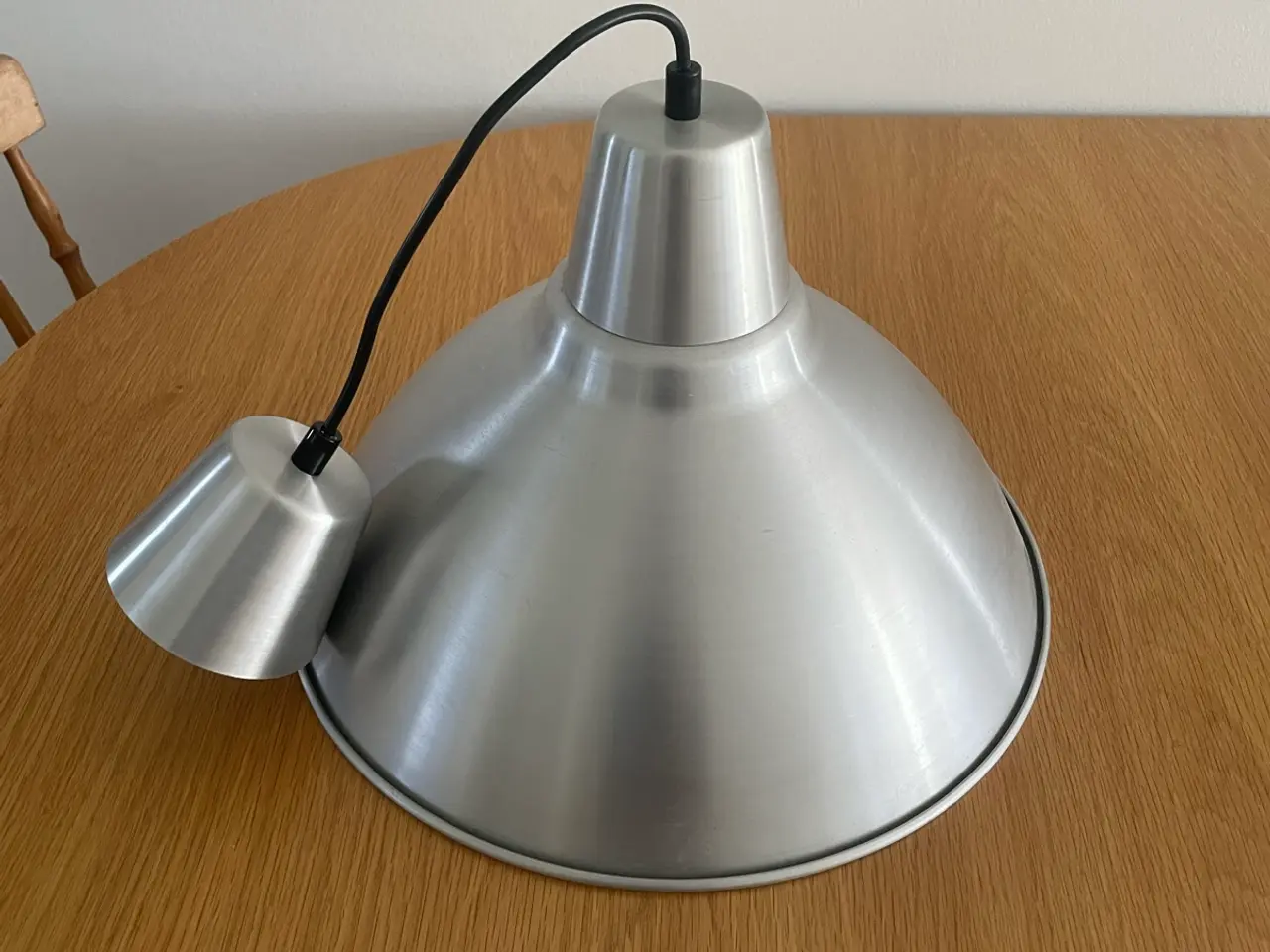 Billede 1 - Loftslampe gives væk
