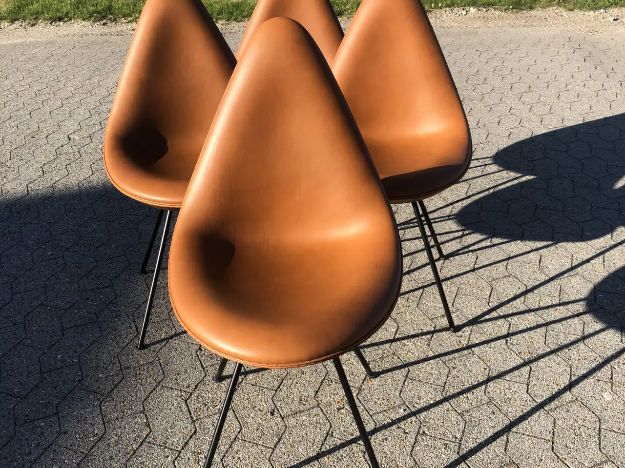 Billede 1 - Dråben stolen af ARNE JACOBSEN- Nypolstret