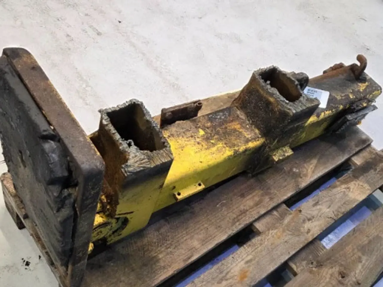 Billede 13 - New Holland LB115B Støtteben R. 87376352