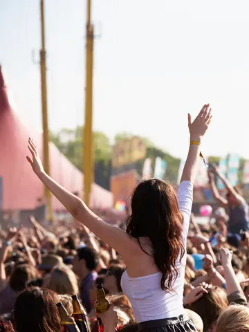 Festival på budget: Sådan får du den bedste festivaloplevelse uden at sprænge budgettet