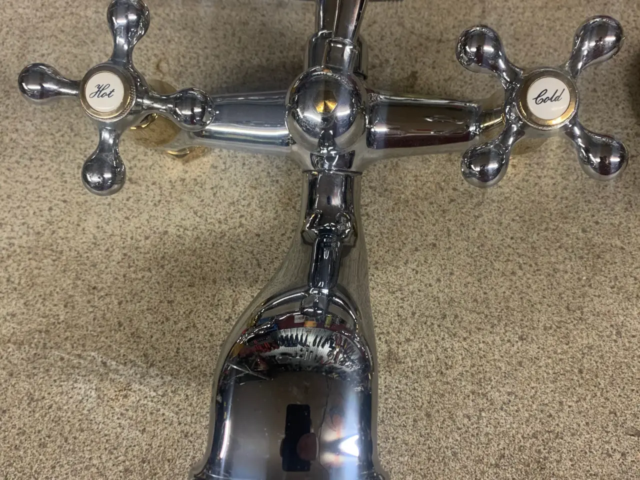 Billede 1 - Vandhane+toliet holder