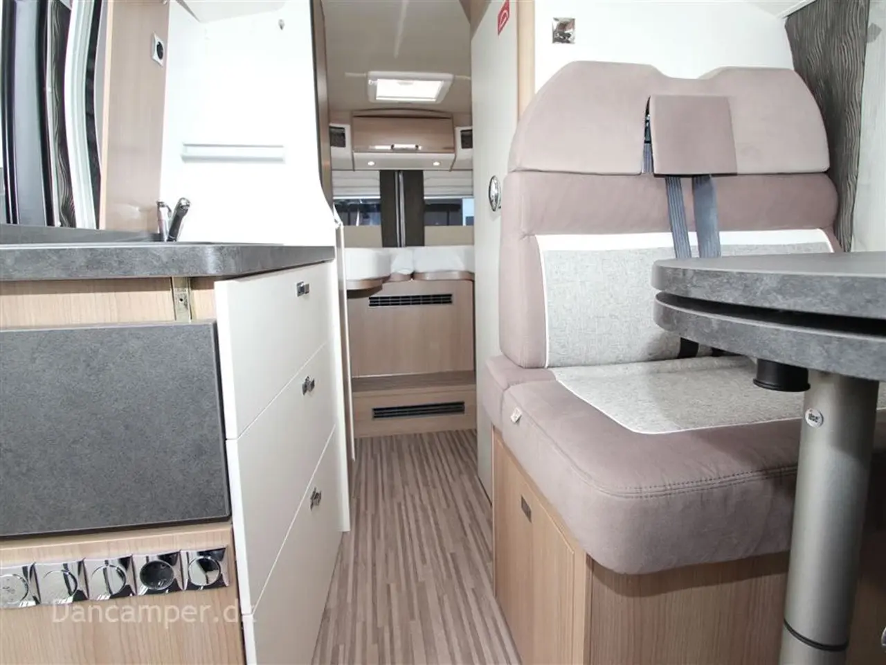 Billede 20 - 2019 - Carthago van 640 LE Chaming   Carthago Charming, Luksusvan godt udstyret - Enkeltsengsmodel. 150Hk Automatgear - Solcelle - inverter mm.