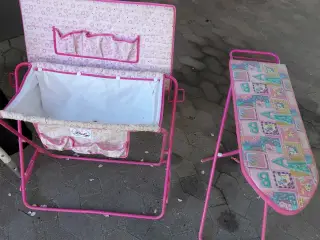 Strygebræt og vaskebord/puslebord