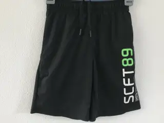 Shorts str.134/140