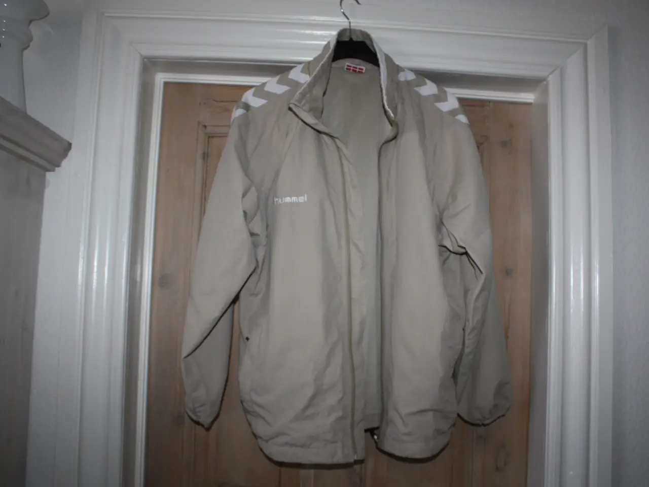 Billede 1 - Sportsjakke Hummel str. 176 / 16