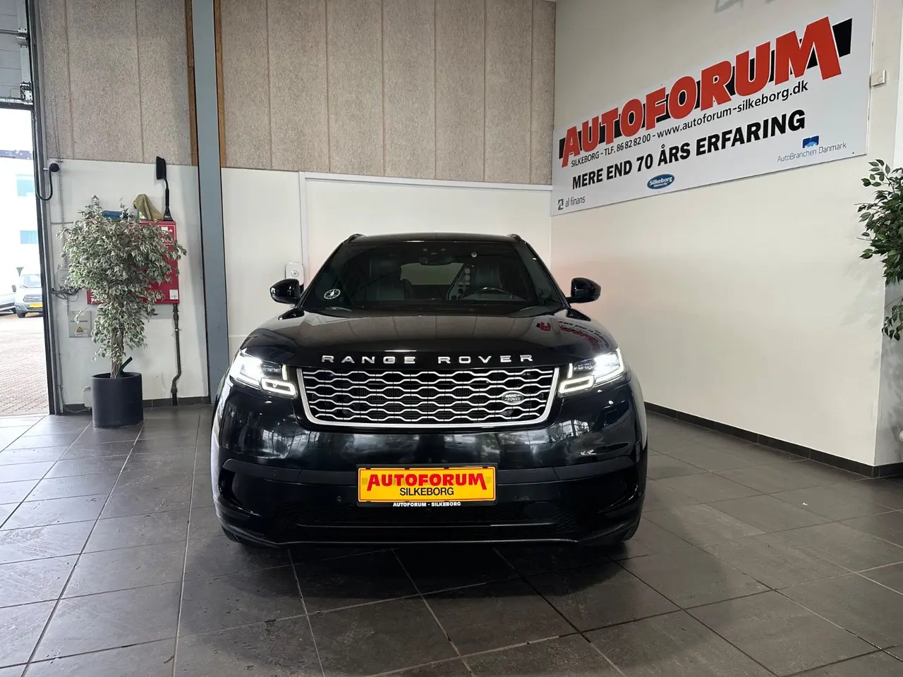 Billede 2 - Land Rover Range Rover Velar 3,0 D300 SE aut. Van