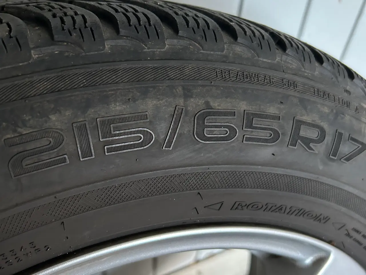 Billede 2 - Alufælge med 17" vinterdæk. F.eks. Subaru Outback.