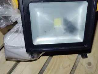 SCHNEIDER JO-EL LED 30W på batteri