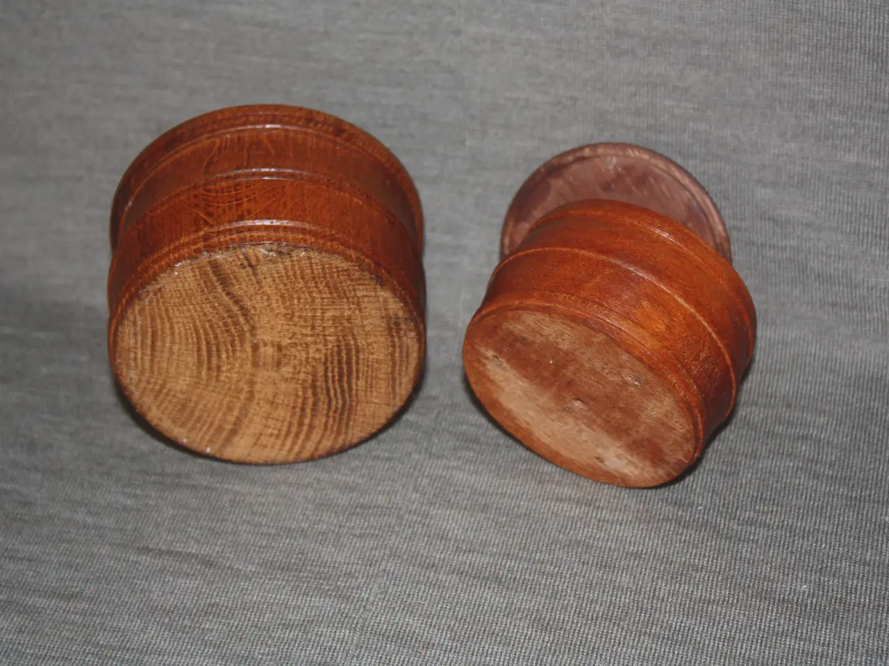 Billede 3 - 2 stk. træ skrin diam. 8,5 cm og 7 cm