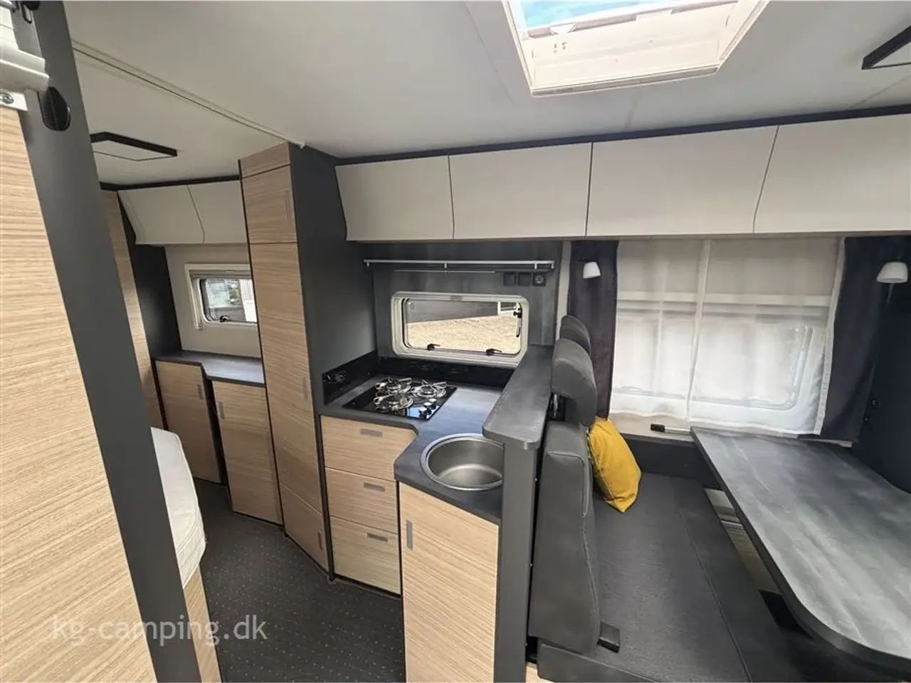 Billede 7 - 2022 - Hobby Optima De Luxe T70 F aut. Velholdt autocamper med dobbeltseng og masser af ekstraudstyr.