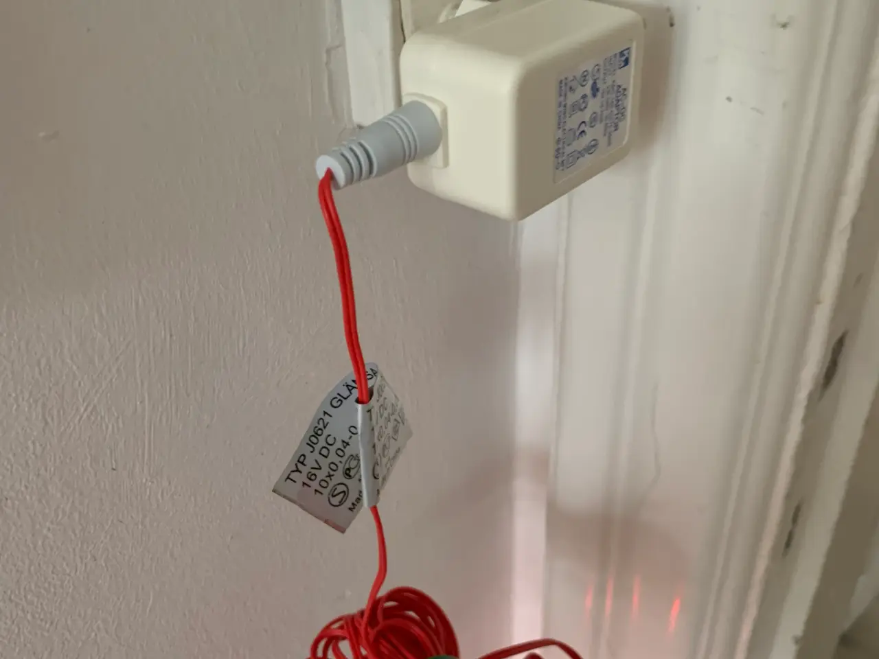 Billede 2 - Flot lyskæde med 10 røde stjerner